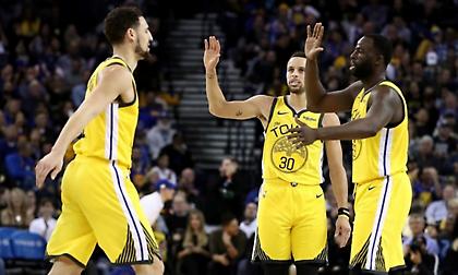 Με καυτό Τόμπσον νικητές στο ντέρμπι οι Γουόριορς