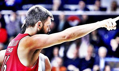 Ολυμπιακός: 40 μέρες «χαρακώματα» και μετά στις… Θερμοπύλες