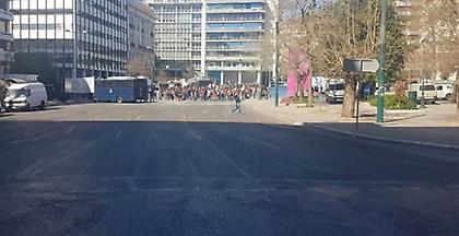 Ένα απέραντο κινηματογραφικό πλατό του Χόλιγουντ το Σύνταγμα