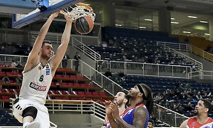 Παπαγιάννης: Συνεχίζει σε ρυθμό ρεκόρ, ισοφάρισε το career high του