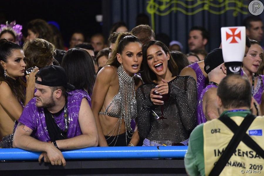 Η πρώην του Νεϊμάρ και η… νυν του Τραπ ξεσήκωσαν το καρναβάλι στο Ρίο (pics)