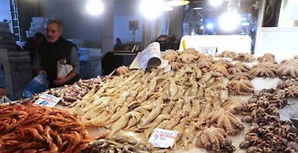 Ανοιχτά τα καταστήματα σε Βαρβάκειο και Αγορά του Καταναλωτή στον Ρέντη