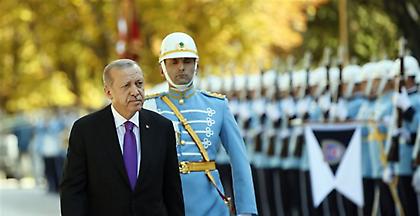 Ζόρια για τον Ερντογάν - Σε ύφεση η τουρκική οικονομία