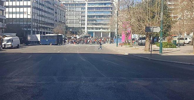 Έως το απόγευμα θα συνεχιστούν τα κινηματογραφικά γυρίσματα στο Σύνταγμα