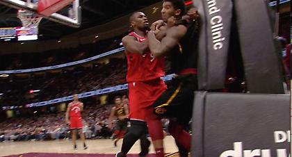 Ξύλο ανάμεσα σε Ιμπάκα και Κρις (video)