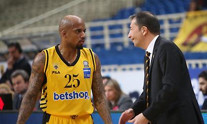 Θίοντορ: «Δεν το χάνω, θα παίξω και με ένα πόδι»