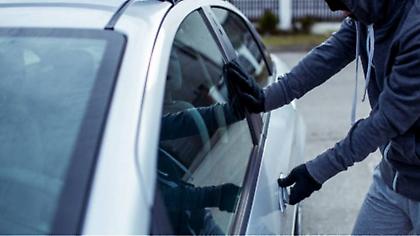 Χειροπέδες σε 15χρονους για διάρρηξη στο Αίγιο