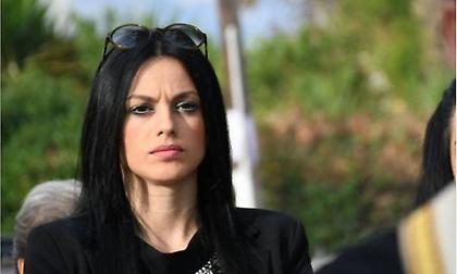 Η μελαχρινή δημοτική σύμβουλος που έκανε άνω κάτω το Άργος