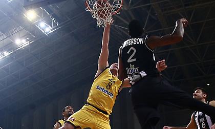 Tα φοβερά καρφώματα από Ματσιούλις και Χάντερ (video)