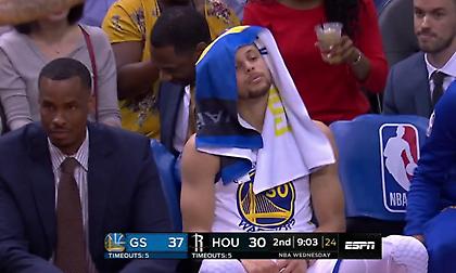 Ο Κάζινς «πάσαρε» στον Κάρι που ήταν στον πάγκο (Video)