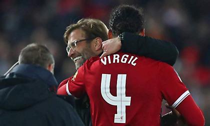 Κλοπ: «Μπορείς να γράψεις βιβλίο για τις ικανότητες του Φαν Ντάικ»