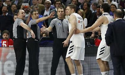 Ακόμη στο… ψυγείο οι δύο διαιτητές του «επίμαχου» τελικού Κυπέλλου Ισπανίας