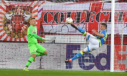 Έφαγε τριάρα, αλλά… πέρασε η Νάπολι (video)