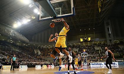 Χάντερ: «Ο κόσμος μάς έστειλε στην οκτάδα. Θέλουμε καρδιές σαν του Θίοντορ»