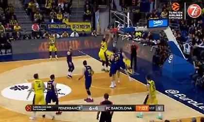Ο Ντουβερίογλου… γκρέμισε το καλάθι της Μπαρτσελόνα! (video)