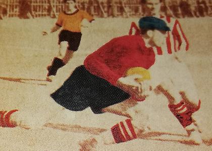 Νίκος Καρνέσης: Ο αδικοχαμένος τερματοφύλακας του Ολυμπιακού που ήθελε να πάει στον Παναθηναϊκό