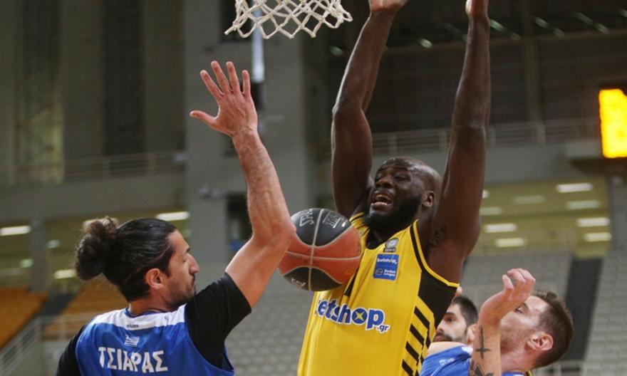 Αποχώρησε τραυματίας, αλλά επέστρεψε ο Τζέιμς