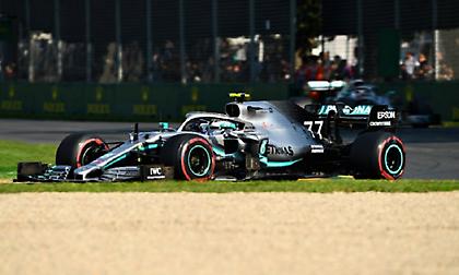 Τους έβαλε τα γυαλιά ο Μπότας