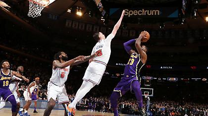 Η φοβερή φωτογραφία από την τάπα νίκης του Χεζόνια στον Λεμπρόν