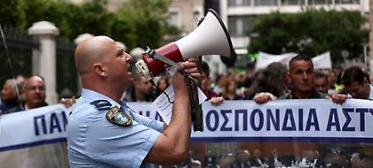 Σοκ για τα ειδικά μισθολόγια: Παίρνουν αναδρομικά, χάνουν κοινωνικά επιδόματα