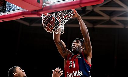 Μπούκερ: «Μπορούμε απέναντι στον Ολυμπιακό»