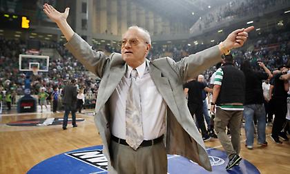 Θανάσης Γιαννακόπουλος: «Εγώ ρε κάποτε έπινα νερό για να ξεγελάσω την πείνα μου»