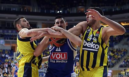 Ξέσπασε στην τέταρτη περίοδο και γλίτωσε το «στραπάτσο» η Φενέρ