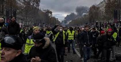 Κίτρινα γιλέκα: Μαζικές συλλήψεις και άμεση διάλυση κινητοποιήσεων από Αρχές