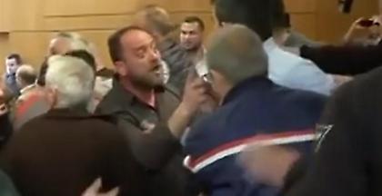 ΓΣΕΕ: Επεισόδιο και ξύλο στη συνεδρίαση της ολομέλειας (vid)