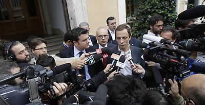 Μικρής διάρκειας αναβολή του Brexit θα ζητήσει η Μέι από την ΕΕ