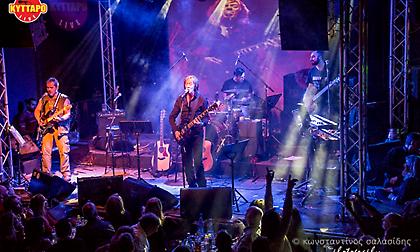 O Κώστας Τουρνάς και οι φίλοι του για 5 συλλεκτικές παραστάσεις στο Κύτταρο