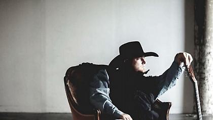 Νεκρός ο τραγουδιστής Τζάστιν Κάρτερ-Αυτοπυροβολήθηκε κατά λάθος σε βίντεο κλιπ