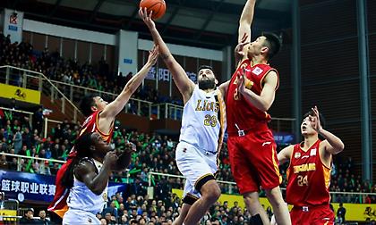 Πρόκριση με ανατροπή και τρομερό Μπουρούση οι Λάιονς!