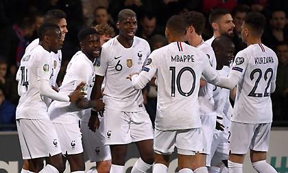 Περίπατος για τη Γαλλία, διπλό οι Τούρκοι στην Αλβανία (video)