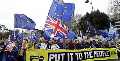 Πορεία στο Λονδίνο με αίτημα τη διεξαγωγή νέου δημοψηφίσματος για Brexit