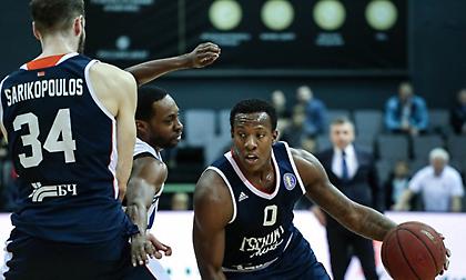 Έσπασε το… ρόδι με «διπλό» Σαρικόπουλο η Τσμόκι! (video)