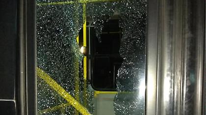 Νέα επίθεση με πέτρες σε λεωφορείο του ΟΑΣΑ στη Μεταμορφωση