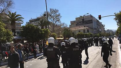 Ένταση με τραυματισμούς πριν την παρέλαση στην Καλλιθέα