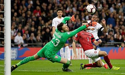 Με στόχο το απόλυτο Γαλλία και Αγγλία