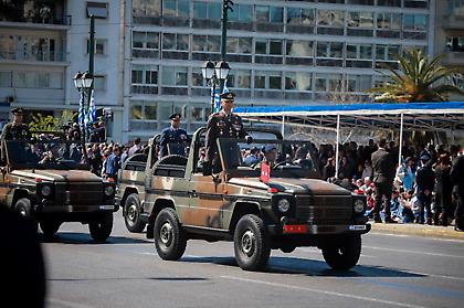 Δείτε live τη στρατιωτική παρέλαση