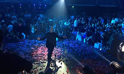 Νίκος Μακρόπουλος: 2.000 κόσμος τραγούδησε «Κάνε χιλιοστά τα χιλιόμετρα» στο Pavilion στη Λευκωσία