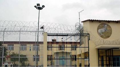 Συμπλοκές με έναν τραυματία στις φυλακές Λάρισας