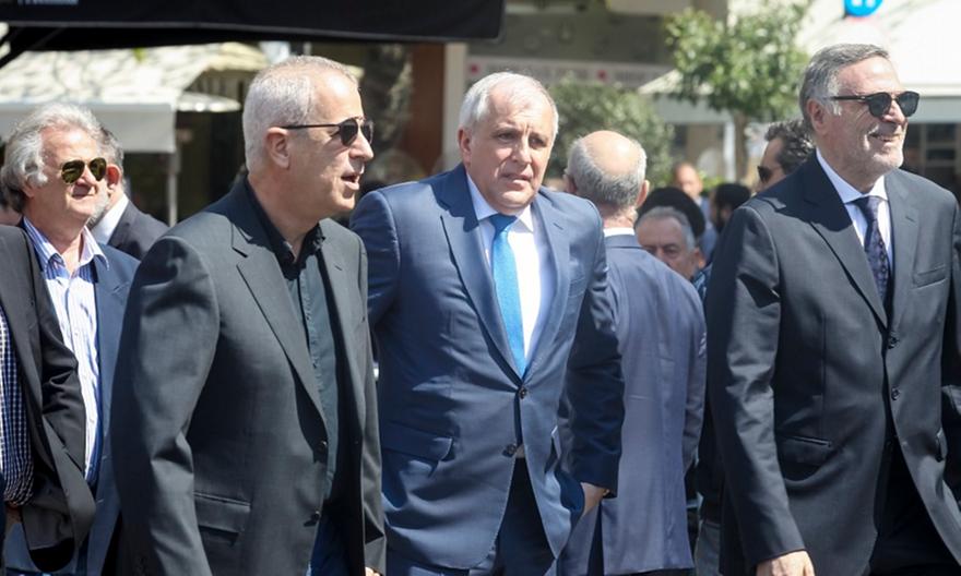 Στην κηδεία του Θανάση και ο Ομπράντοβιτς (pics)