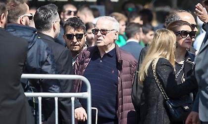 Στην κηδεία του Θανάση Γιαννακόπουλου ο Σάββας Θεοδωρίδης (pics)