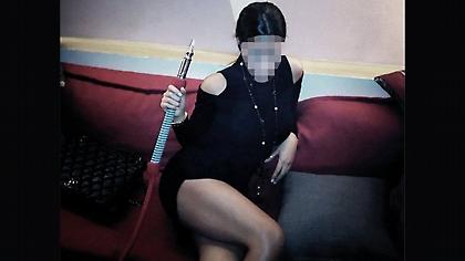 Θρίλερ στα νότια προάστια: «Δεν τον έσπρωξα, με χτυπούσε, είχε πάρει ναρκωτικά», λέει η 32χρονη