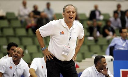 Σερφ: «Δεν ταιριάζει στην Ελλάδα ο Μπλατ – ''Τρύπα'' στην άμυνα ο Σπανούλης»