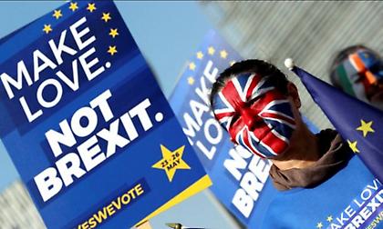 Βρετανία: Προς συζήτηση το αίτημα για την ανάκληση του άρθρου 50