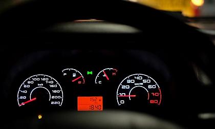 Έρχεται υποχρεωτικός «κόφτης» σε όλα τα οχήματα