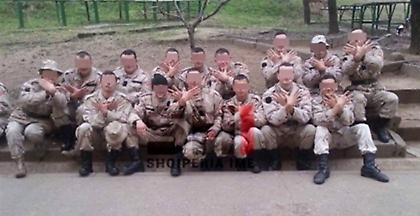 Σάλος στον σκοπιανό στρατό – Αλβανοί μειονοτικοί έκαναν τον αλβανικό αετό