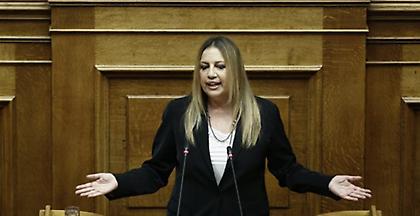 Γεννηματά: Ο ΣΥΡΙΖΑ επιβάλλει κόφτες στην προστασία των πιο αδύναμων